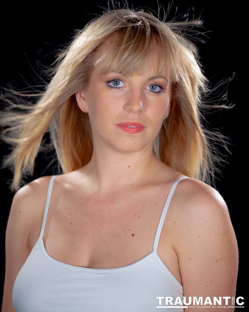 I met T'Lane through a session I shot for a friend of hers on Manhattan Beach. She was absolutely gorgeous and I was thrilled that she agreed to shoot with me.